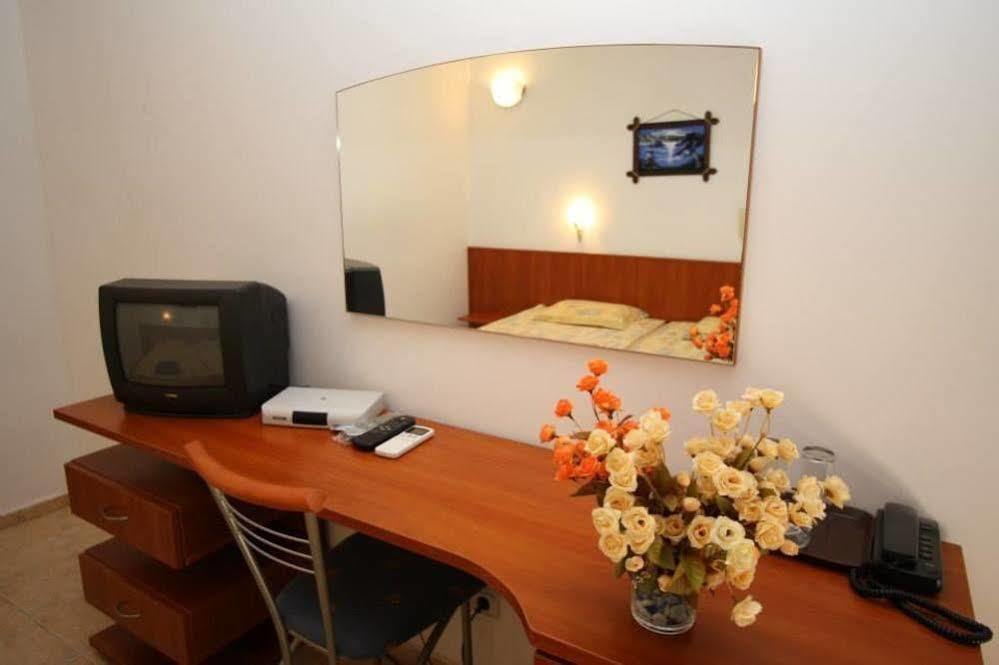 Siana Hotel Свети Влас Екстериор снимка