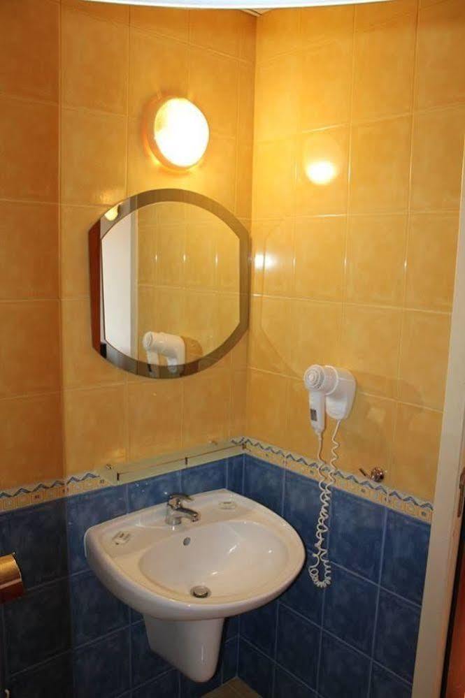 Siana Hotel Свети Влас Екстериор снимка