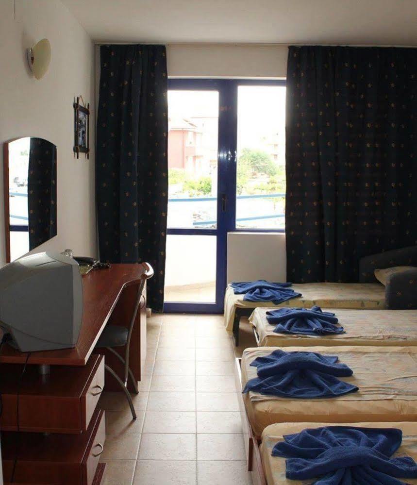 Siana Hotel Свети Влас Екстериор снимка