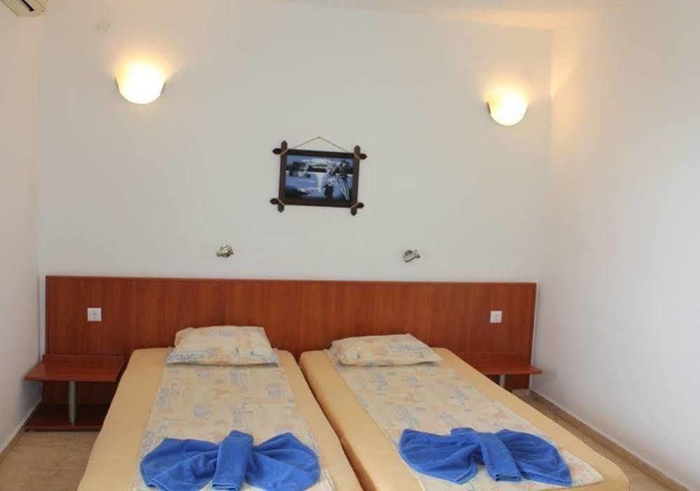 Siana Hotel Свети Влас Екстериор снимка
