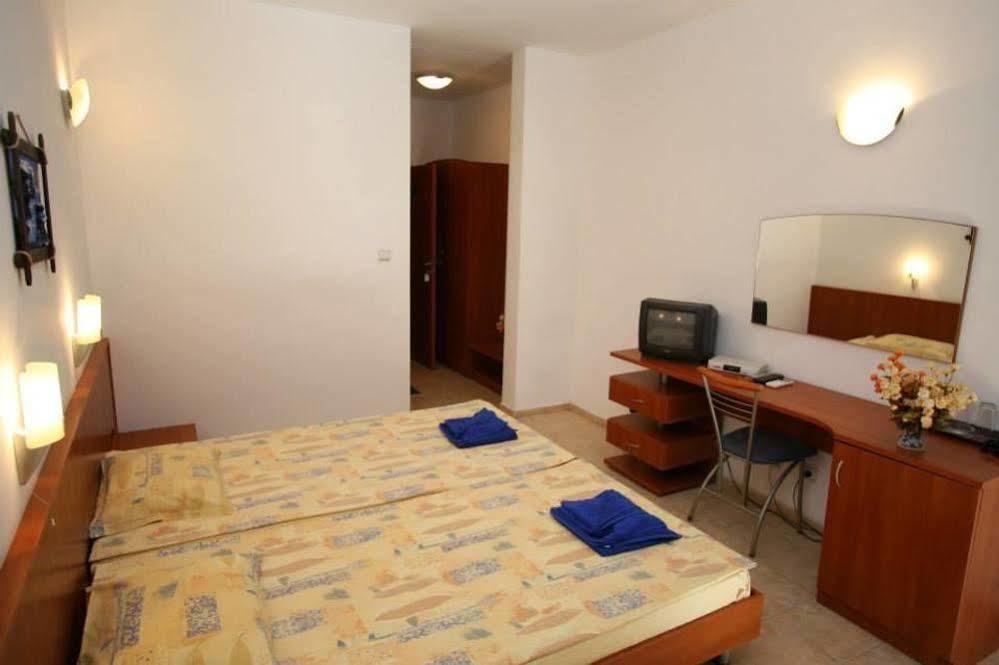 Siana Hotel Свети Влас Екстериор снимка