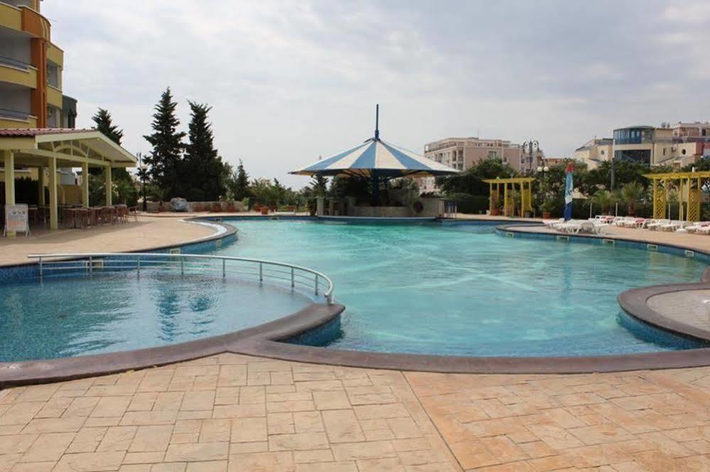 Siana Hotel Свети Влас Екстериор снимка